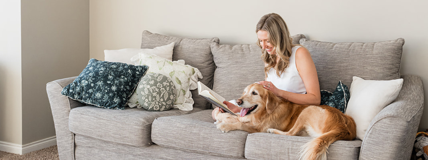 The Best Non-Toxic Candles for Dog Owners (From Someone Who Learned the Hard Way)